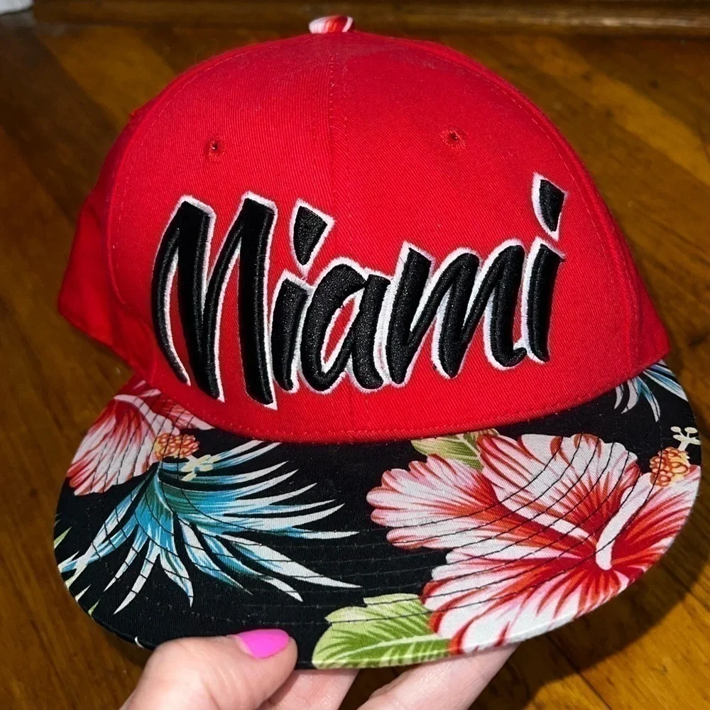 City Hunter One Size Red Black Miami Heat Floral Snapback Cap Hat Vtg